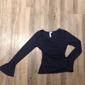 Francesca’s XXS Bell- sleeve navy blue top